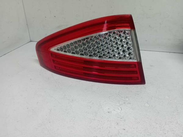 FEU ARRIERE GAUCHE FORD MONDEO 5-PORTES - Vue 1